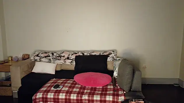 FreckleFaceBeauty online show from March 19, 2:27 am