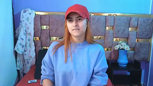 Snapshot of emily_fox_3 chatting on September 23, 2:32 am emily fox 3 online show from September 23, 2:32 am