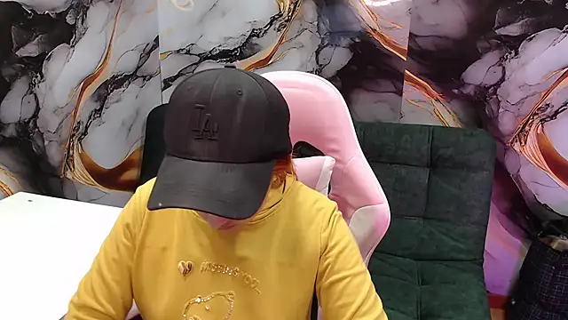 Snapshot of emily_fox_3 chatting on September 24, 3:16 am emily fox 3 online show from September 24, 3:16 am