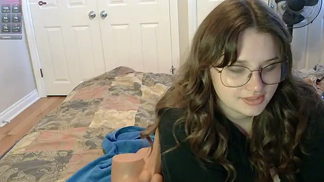 Snapshot of MrsJess chatting on October 22, 3:17 pm MrsJess online show from October 22, 3:17 pm
