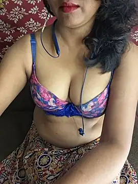 Cute Jiyaa online show from July 9, 9:50 pm
