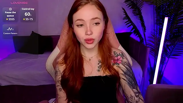 Maya Light online show from February 8, 2:04 am