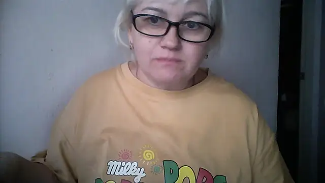 Snapshot of Mayya4321 chatting on October 7, 1:04 pm Mayya4321 online show from October 7, 1:04 pm