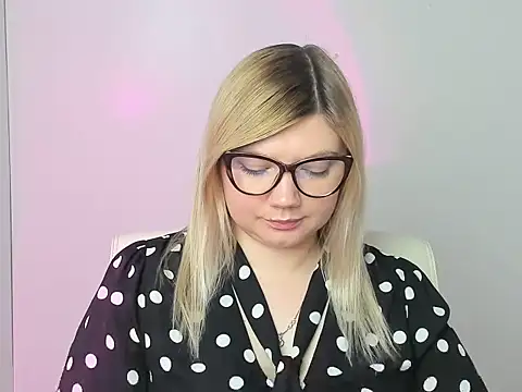 Lola moree online show from November 11, 1:30 pm