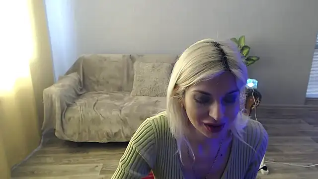 SexyBeatriice online show from April 12, 8:17 am