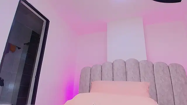 sharlott miller online show from February 5, 11:57 am