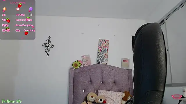 ellajonz online show from June 6, 3:46 am
