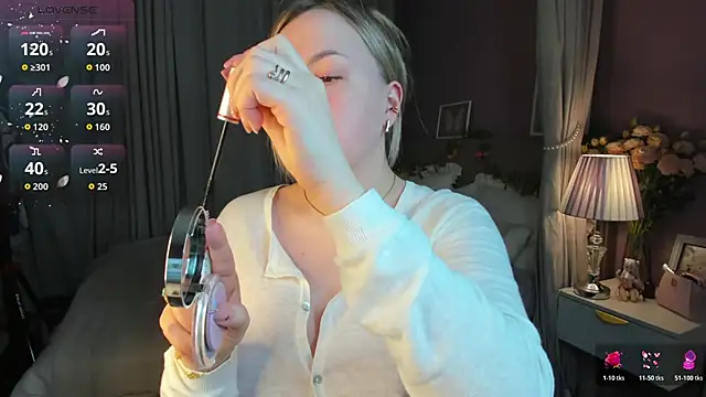 Nikki Kai online show from November 17, 12:22 am