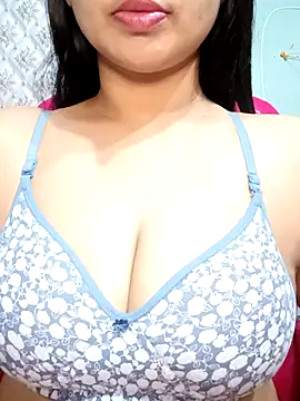 Snapshot of Sweety4u97 chatting on October 15, 7:22 am Sweety4u97 online show from October 15, 7:22 am
