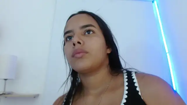 Roxy Stonee online show from October 27, 7:19 pm