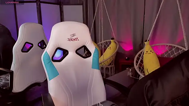 kaisajenner online show from November 18, 5:14 pm