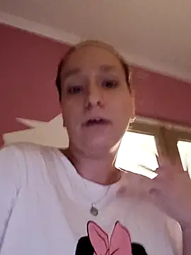 Mia RainX online show from February 3, 8:45 pm