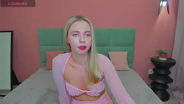 TessaAdorable online show from September 16, 1:57 am