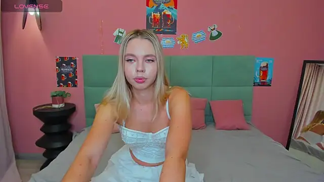 TessaAdorable online show from September 24, 1:59 am