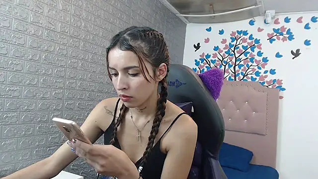 AngelaTurizo online show from October 31, 11:31 pm