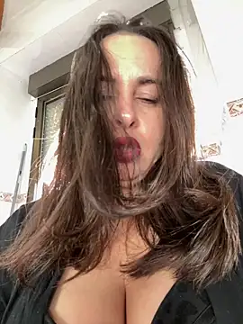 laarti online show from December 23, 9:24 am