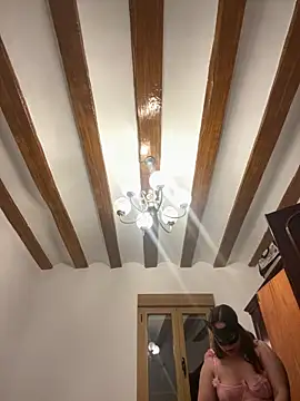 laarti online show from April 18, 8:31 pm