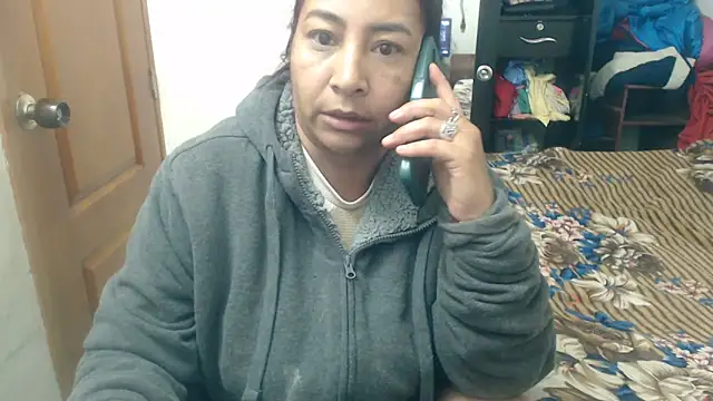 Siblleyx online show from February 2, 9:25 pm