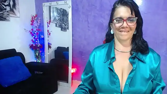 sarasmith3 online show from September 18, 10:52 pm