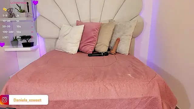 Danielaangelina online show from March 20, 5:45 am