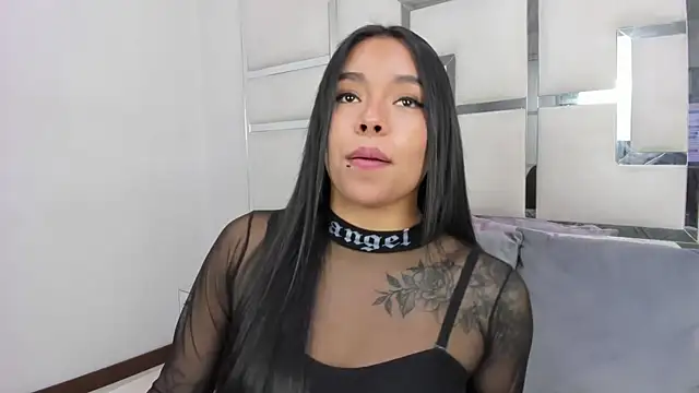 ZoeWan69 online show from April 9, 1:27 pm