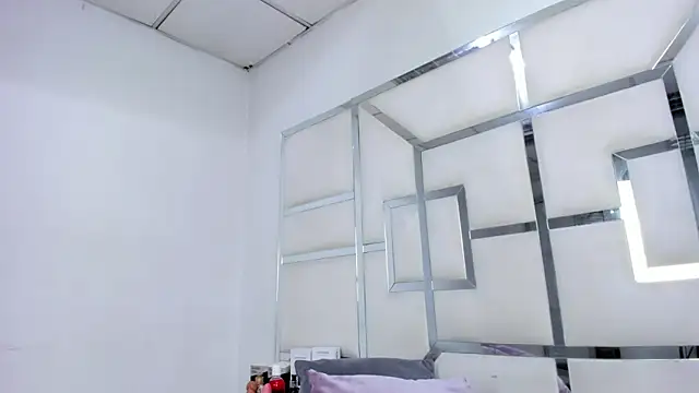 ZoeWan69 online show from April 5, 2:27 pm