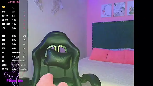 SallyWhitee online show from December 19, 4:48 am