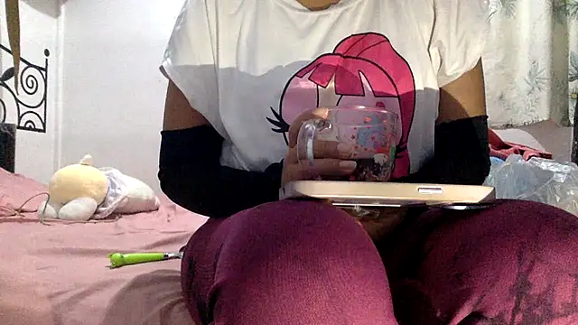 sharonlopez9611 online show from December 1, 4:38 am