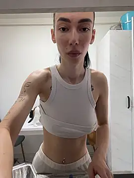 Celine Roxelle online show from May 28, 8:34 am