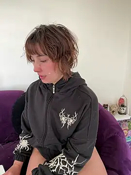 Maggie Geller online show from August 1, 6:32 pm