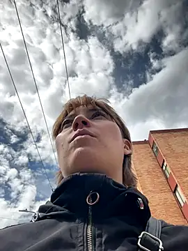 Maggie Geller online show from December 4, 6:30 pm