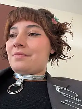 Maggie Geller online show from July 9, 9:17 pm