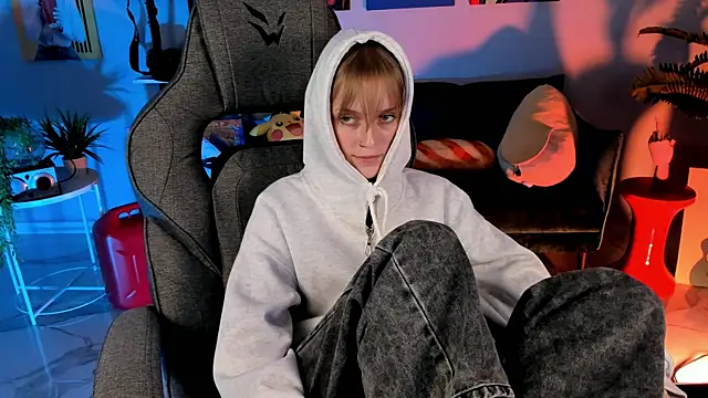 KiraMontoya online show from September 19, 9:47 pm