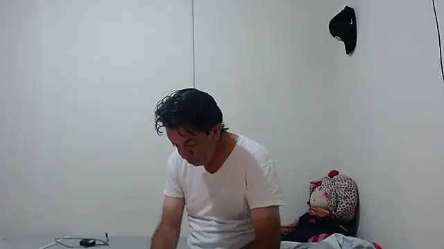 jeans and emma online show from March 22, 7:14 am