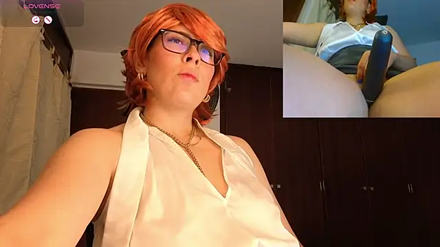 Snapshot of sophia_dumont chatting on September 8, 11:37 pm sophia dumont online show from September 8, 11:37 pm
