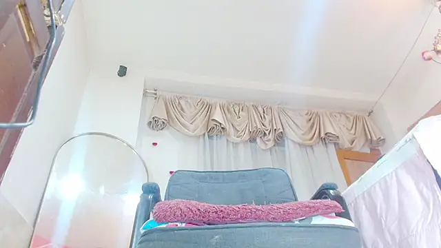 Dolldirtyxxx online show from February 1, 8:18 pm