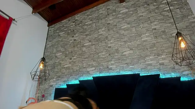 Sophia Brunett online show from April 8, 12:07 pm