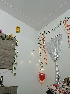 Shenuxbabie online show from July 25, 2:13 pm
