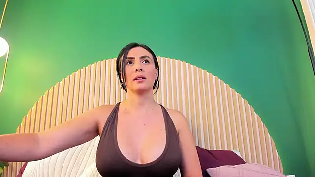 scarlet edwars online show from February 6, 8:56 pm