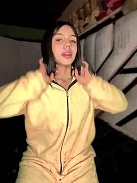 Laura-Khalifa online show from September 15, 5:49 am