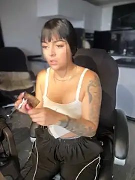 Snapshot of Dulce__Boyd chatting on October 16, 2:20 pm Dulce Boyd online show from October 16, 2:20 pm