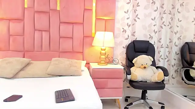 ArianaFranco online show from April 20, 1:14 pm