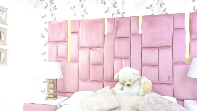 ArianaFranco online show from June 5, 8:59 pm