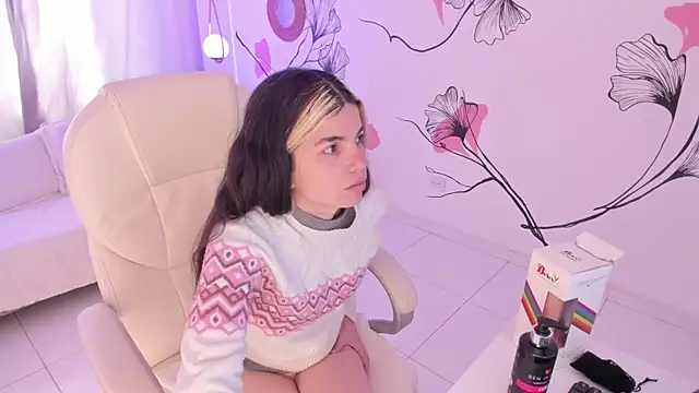 Isabela Fiorelli online show from October 20, 11:46 am