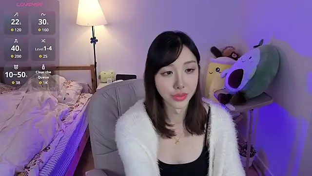 joycemilka online show from December 3, 11:45 am