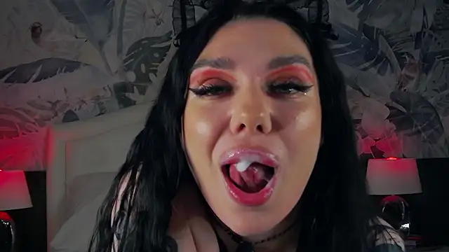 MaeveMoon online show from January 16, 6:48 pm