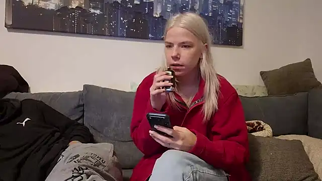 ademandjulia online show from November 14, 8:31 pm