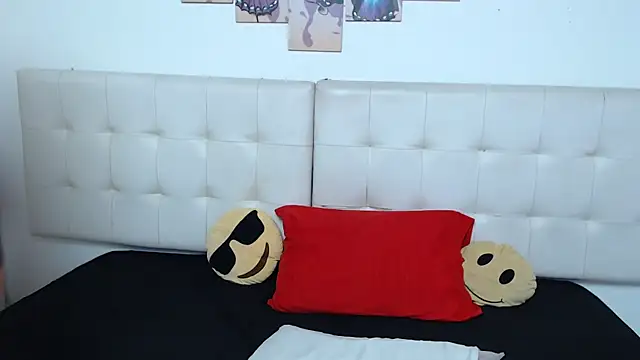 Snapshot of Camila_Sweet_2 chatting on September 12, 12:23 pm Camila Sweet 2 online show from September 12, 12:23 pm