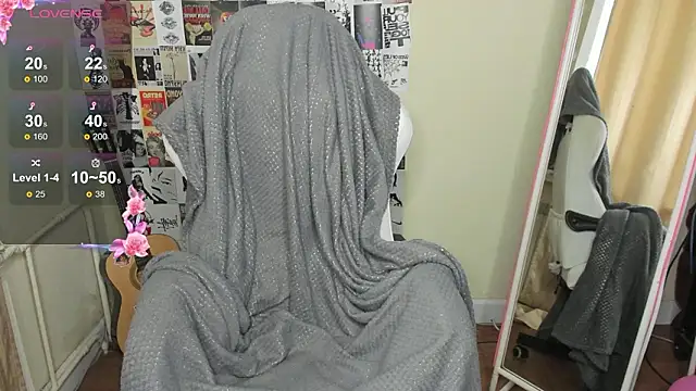 EvelinaLuu online show from March 20, 1:54 am