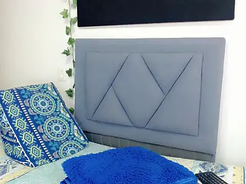 dominic 00 online show from October 5, 9:09 pm